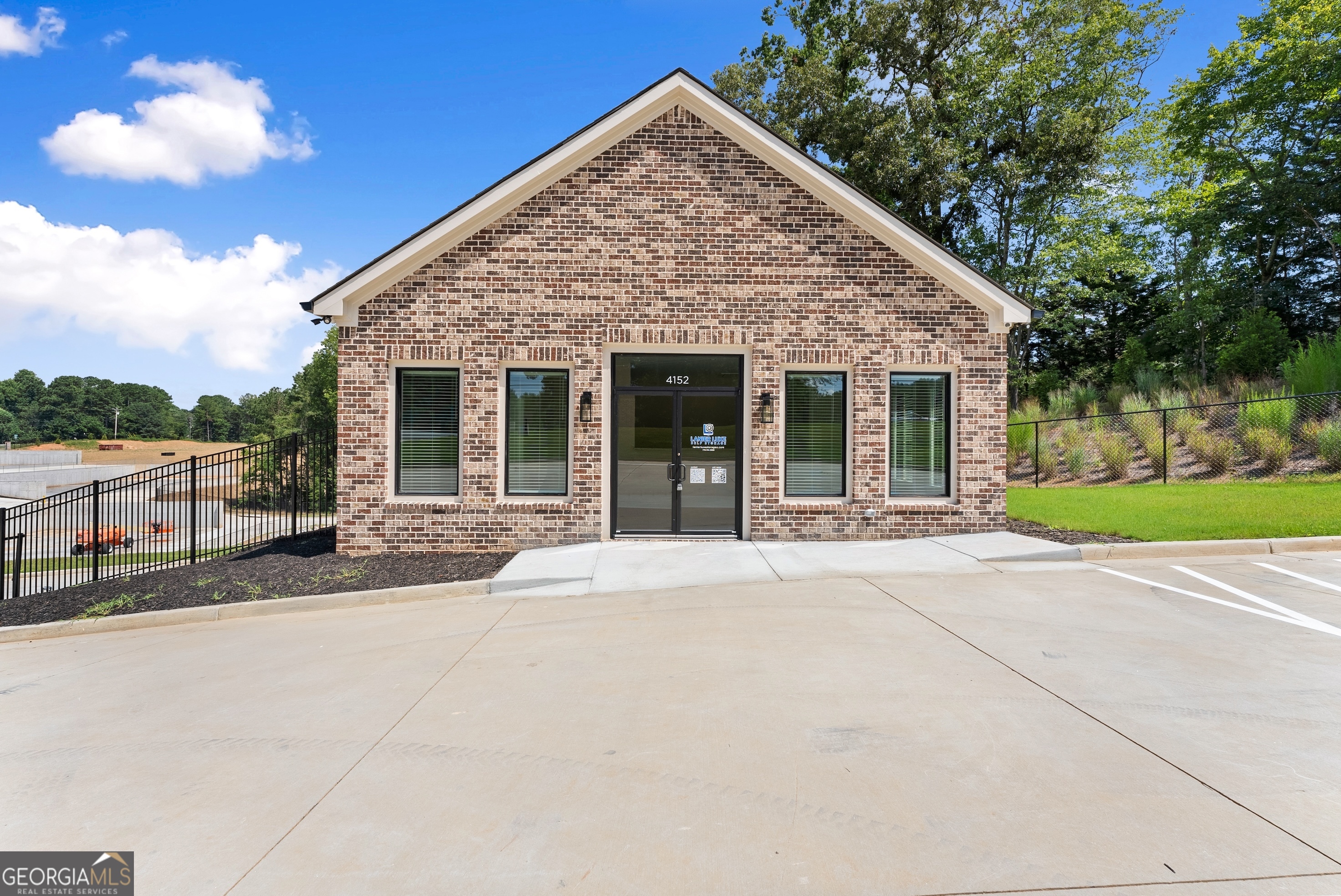 4152 Browns Bridge RD