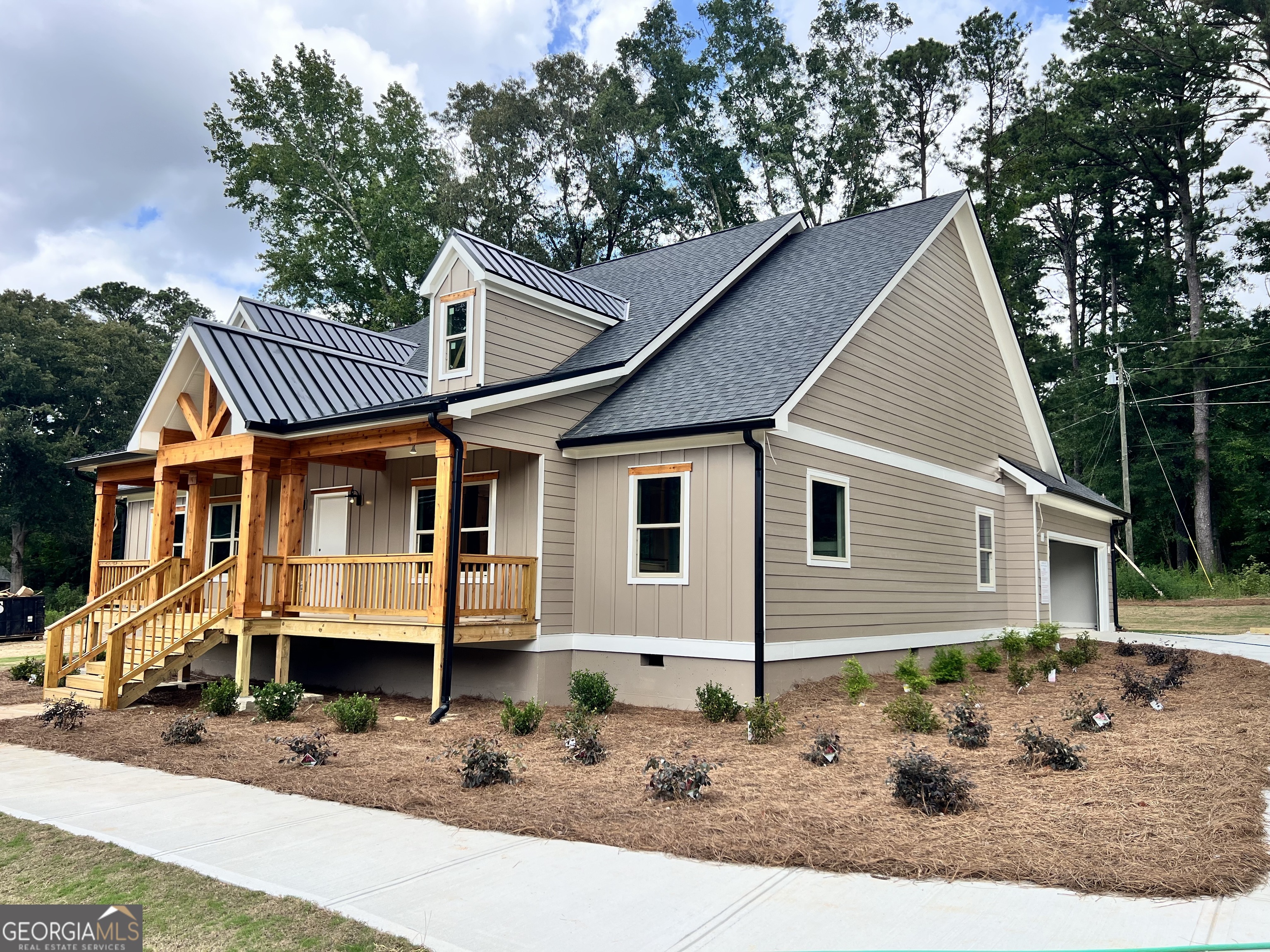 1841 Flat Shoals RD SW