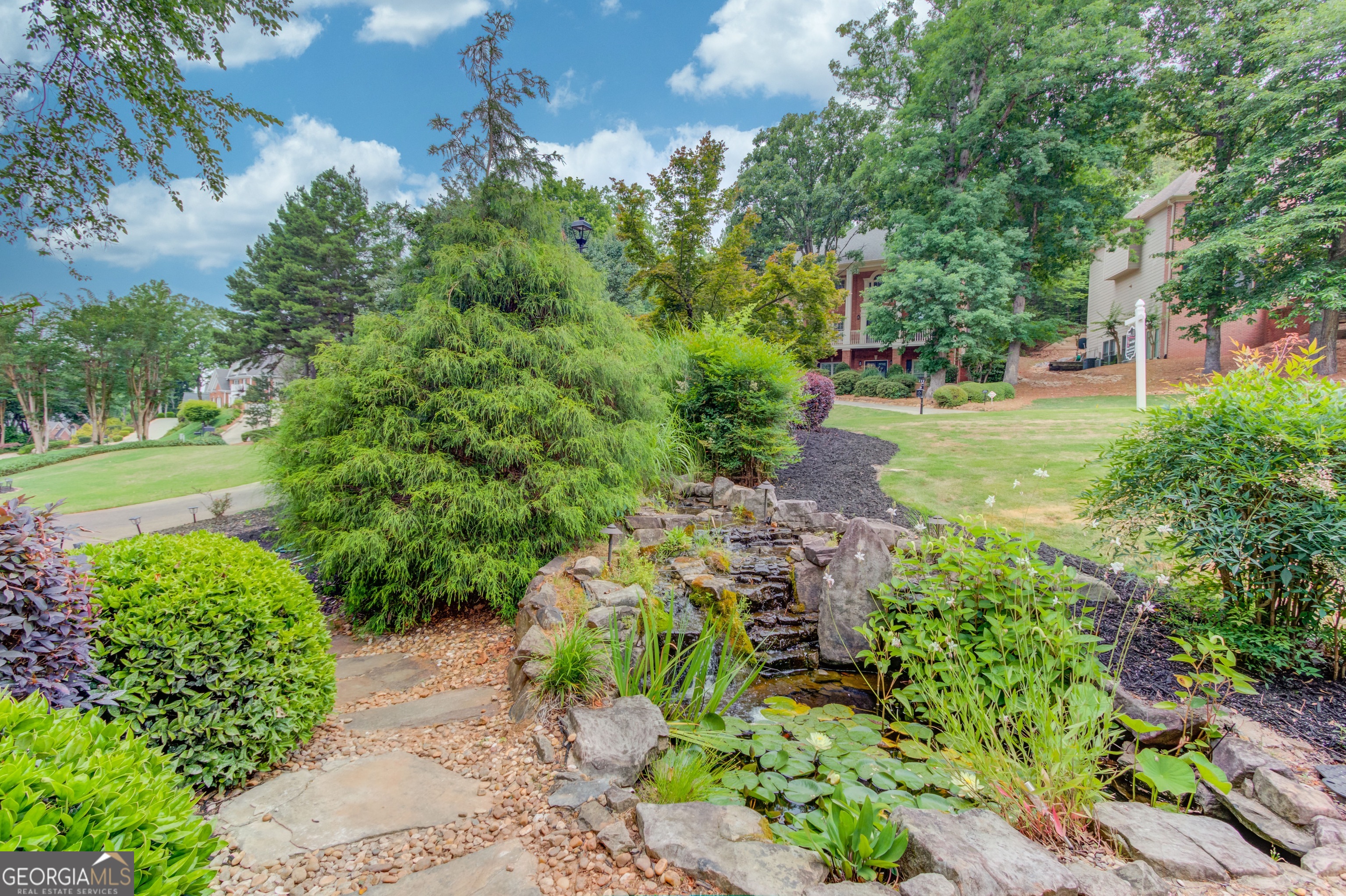 1920 Woods River LN