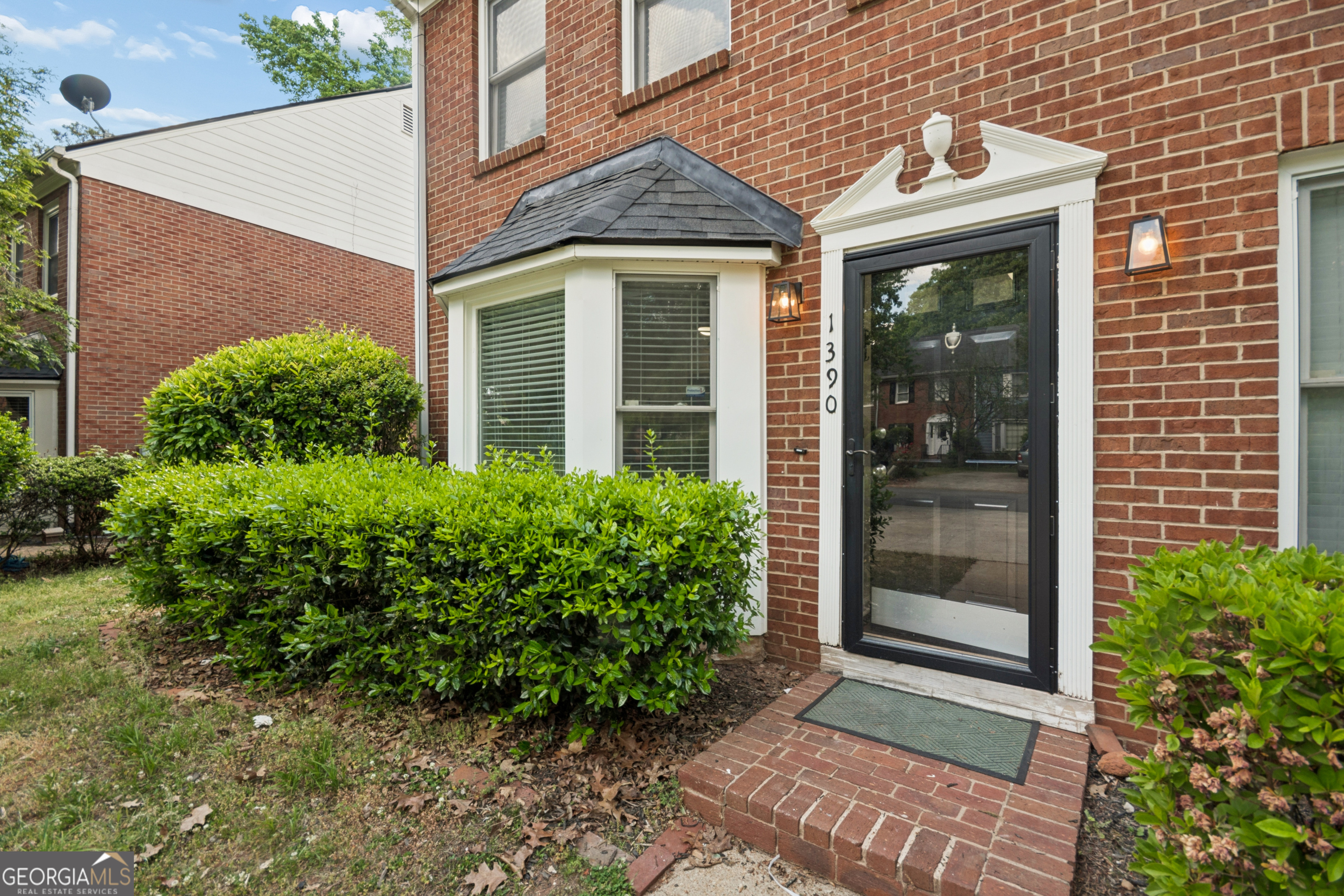 1390 Old Virginia CT SE