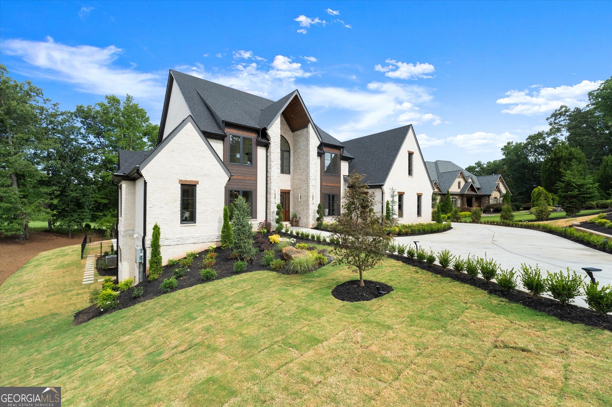 215 Traditions DR
