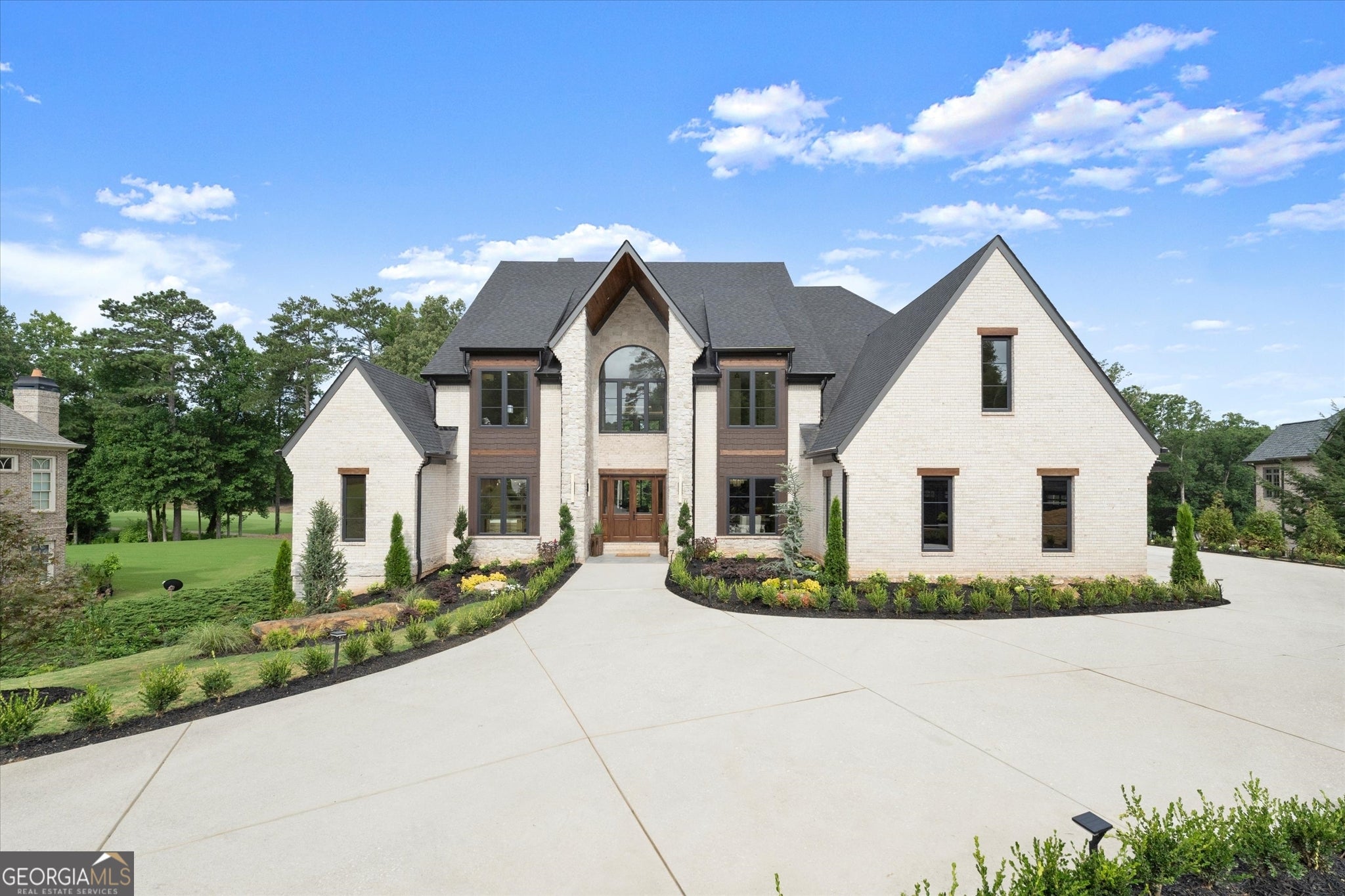 215 Traditions DR