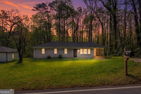 Photo of 2536 Butner Road SW, Atlanta, GA 30331 (MLS # 10772942)
