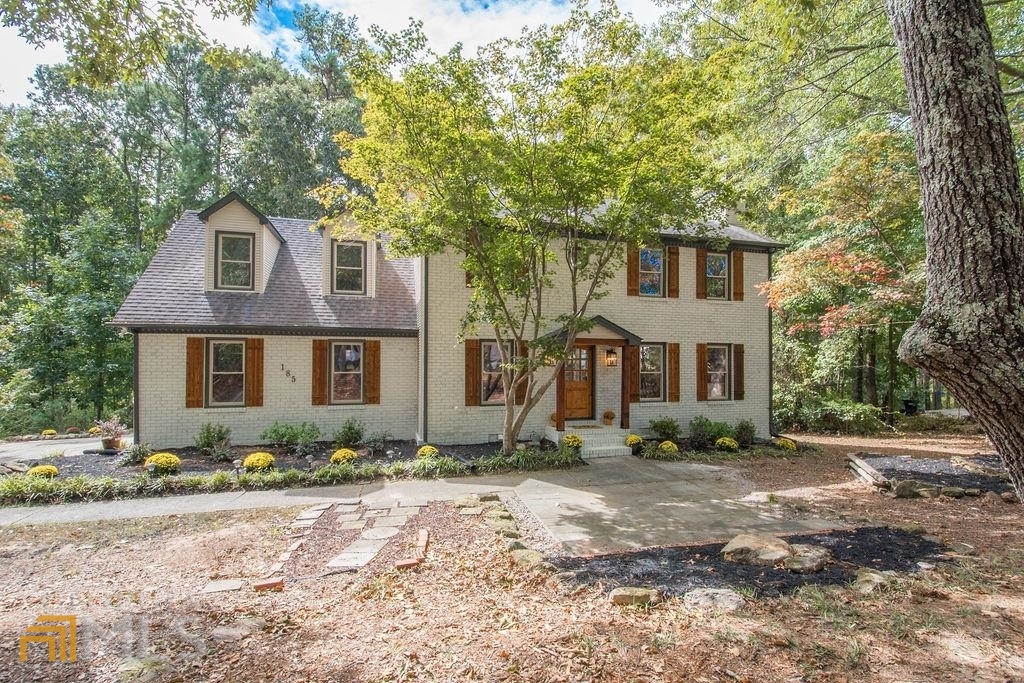 185 Chimney Springs