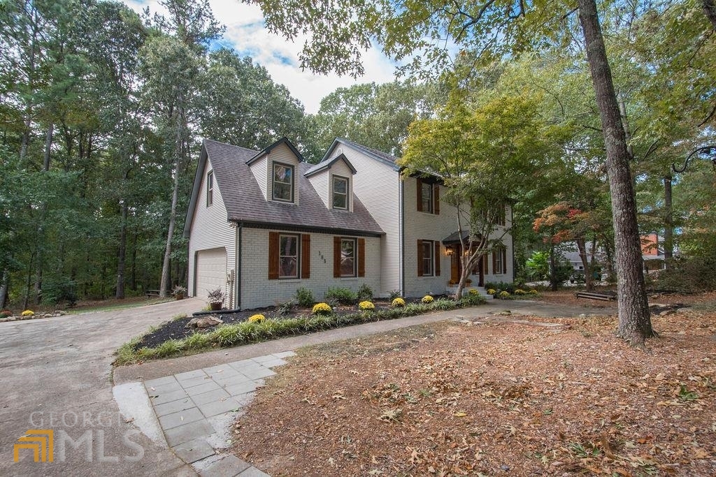 185 Chimney Springs
