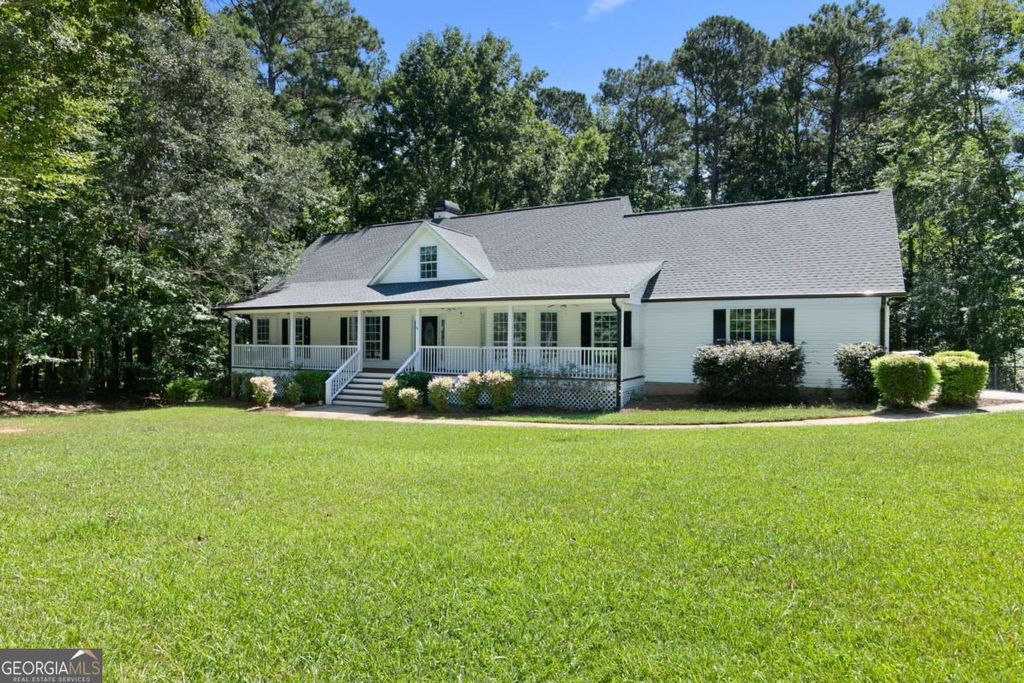 Photo of 994 Highway 85 S, Fayetteville, GA 30215 (MLS # 10669790)