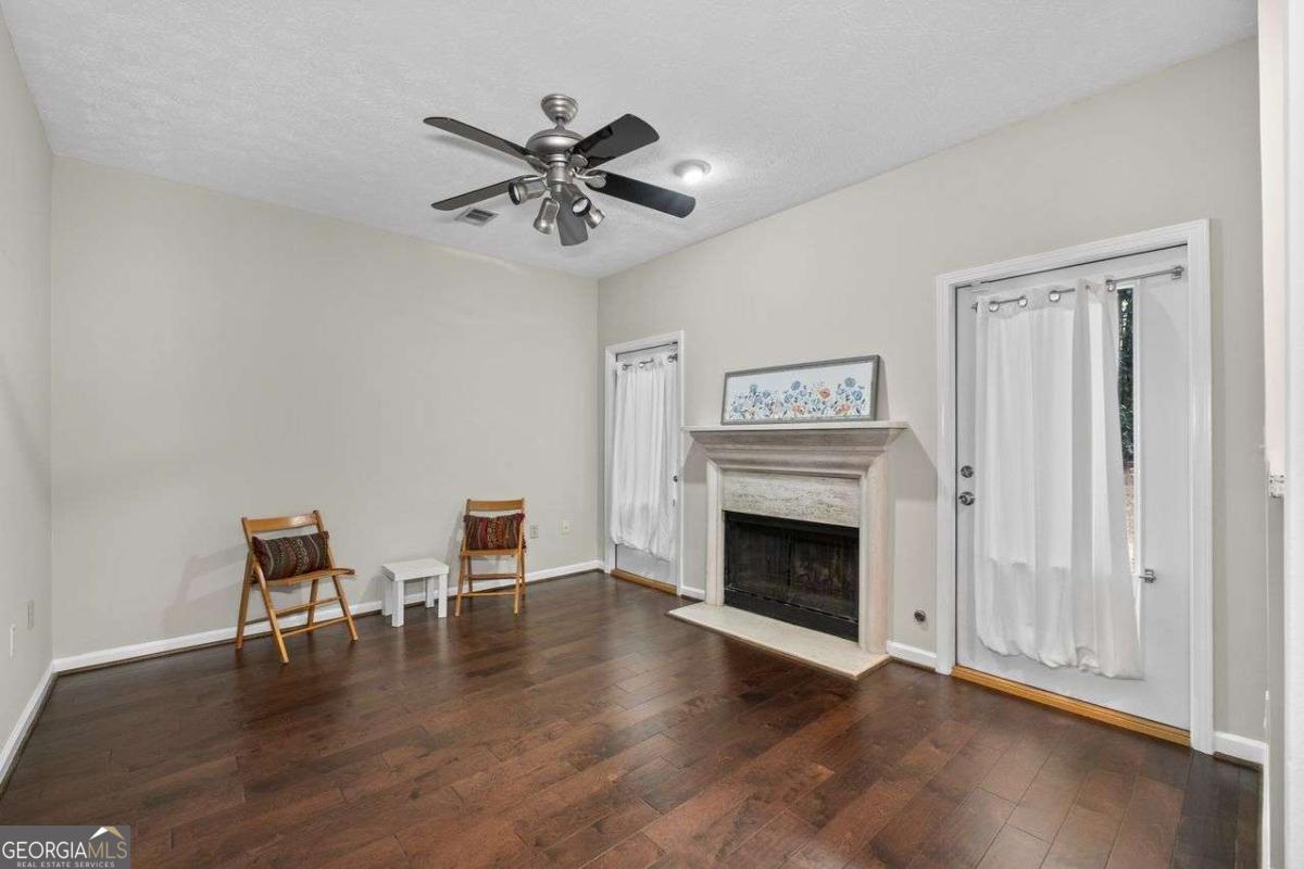 Pinetree - Residential