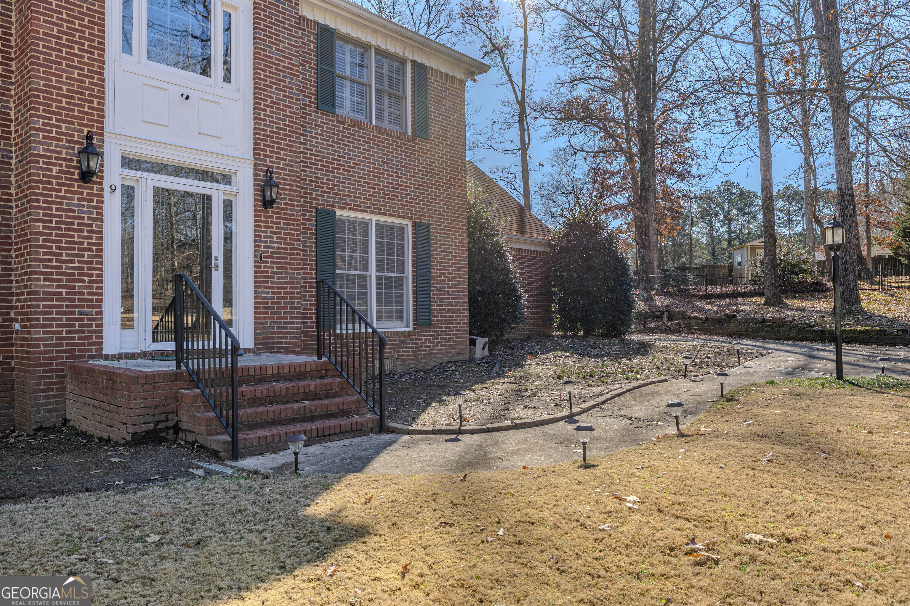 9 Ladonna PL SW