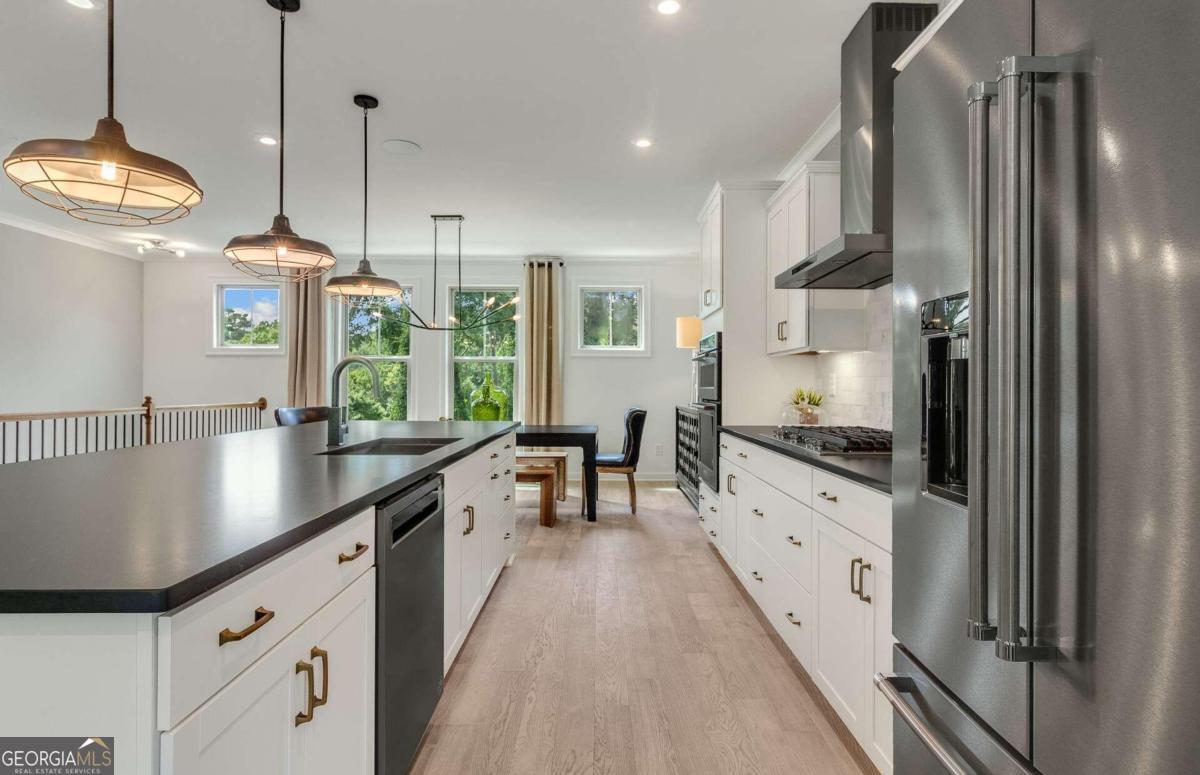Photo 9 of 33 of 2050 Victoria Park RD townhome