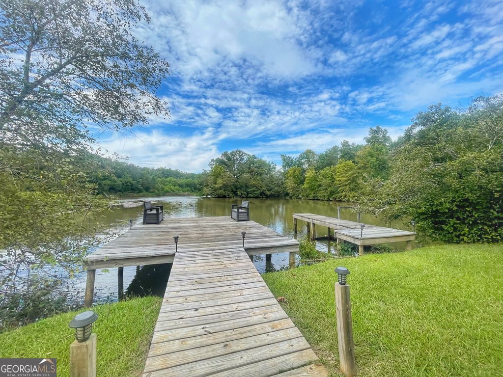 Photo of 141 Edgewater Drive, Eatonton, GA 31024 (MLS # 10724604)