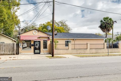 Photo of 2506 Barnard Street, Savannah, GA 31401 (MLS # 10773113)