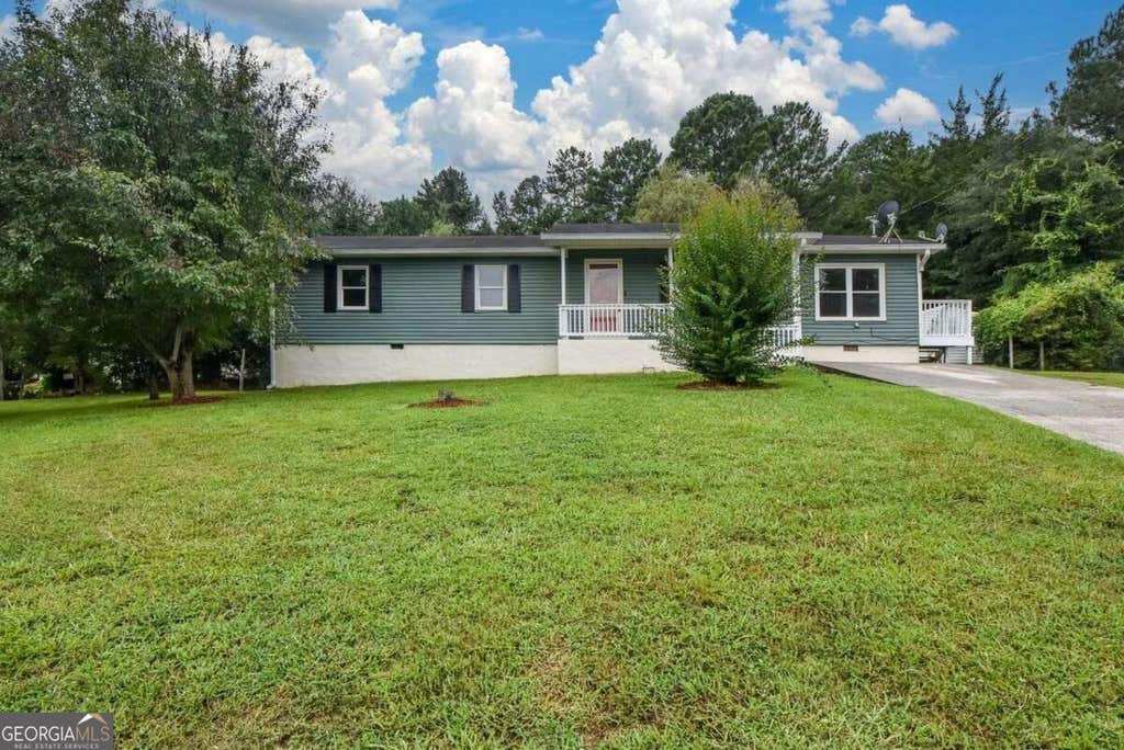 Photo of 1745 Overlook Way SW, Conyers, GA 30094 (MLS # 10831724)