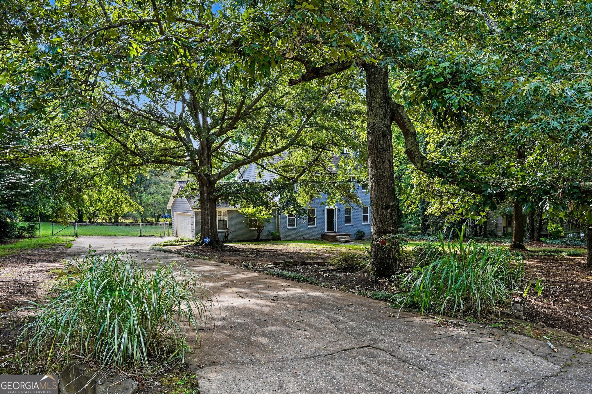 1304 Oakwood RD