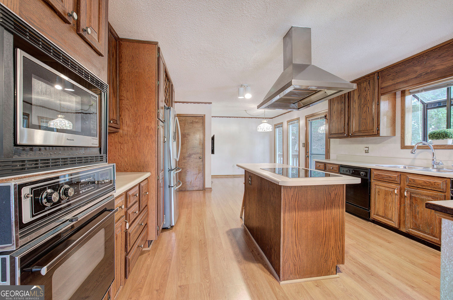 Waleska, Georgia 30183, United States, 3 Bedrooms Bedrooms, ,4 BathroomsBathrooms,Residential,Active,174908