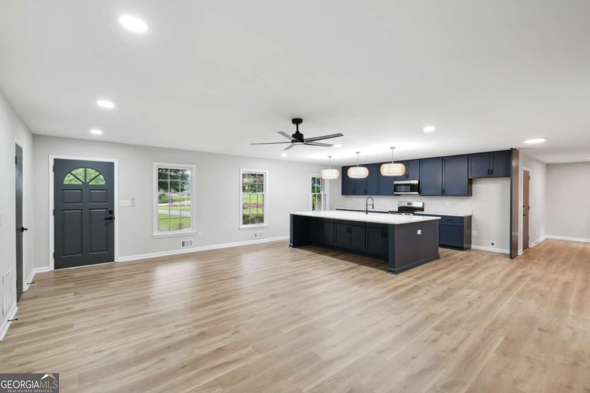 5414 Iris DR SW