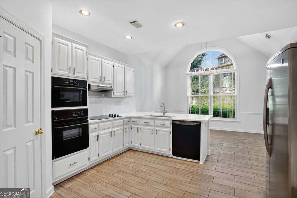 Photo of 10825 Pine walk Fores Circle, Alpharetta, GA 30022 (MLS # 10813030)