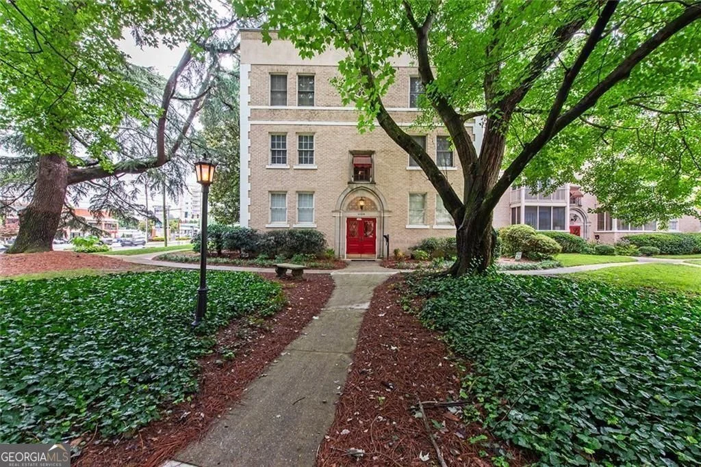 2222 Peachtree Road Unit A3