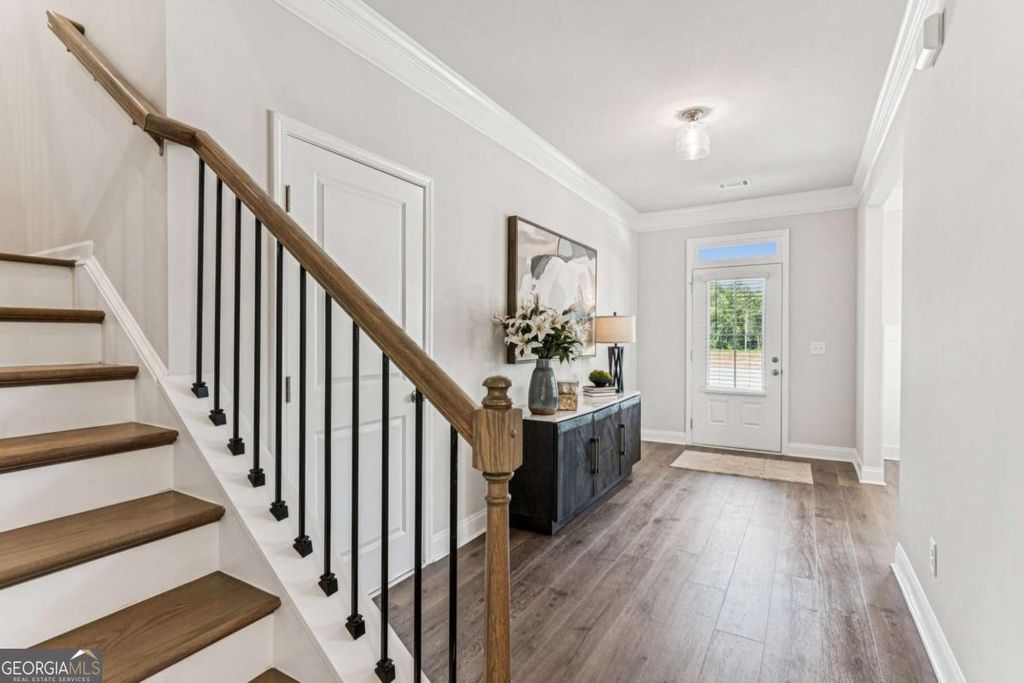 Photo of 5574 Overlook Drive, Flowery Branch, GA 30542 (MLS # 10654150)