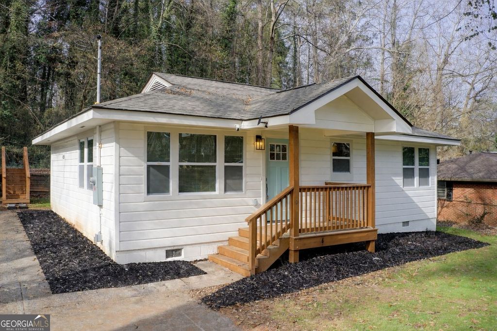 Photo of 2879 Harlan Dr, Atlanta, GA 30344 (MLS # 10736318)