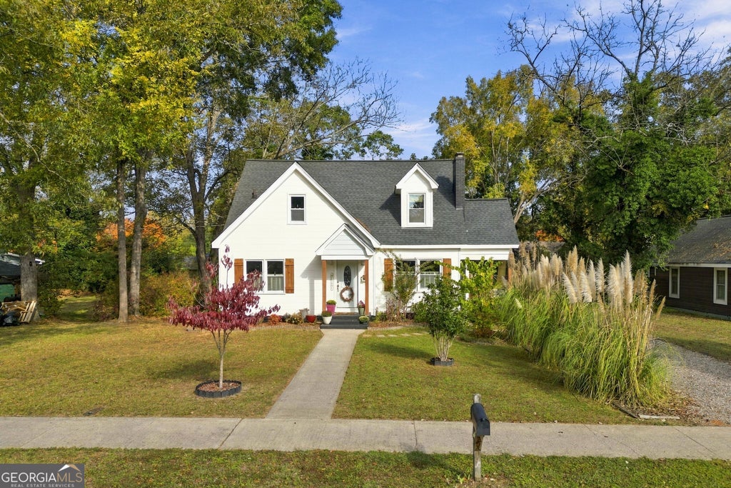 Photo of 225 Bellview Street, Winder, GA 30680 (MLS # 10882235)