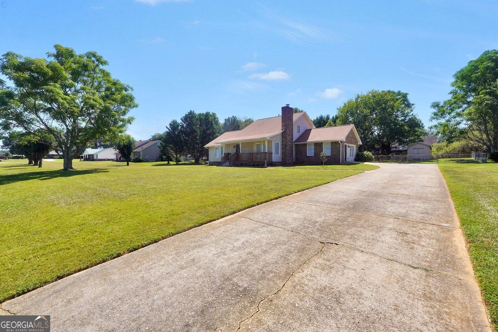 Photo of 105 Overlook Drive, McDonough, GA 30252 (MLS # 10850362)