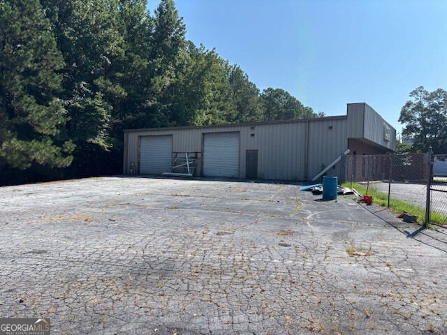 1512 Commercial CT