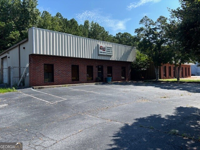 1512 Commercial CT