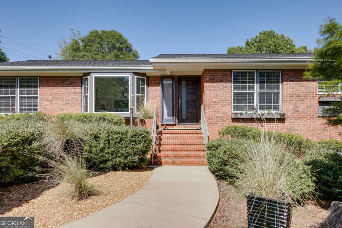 275 Woodward WAY