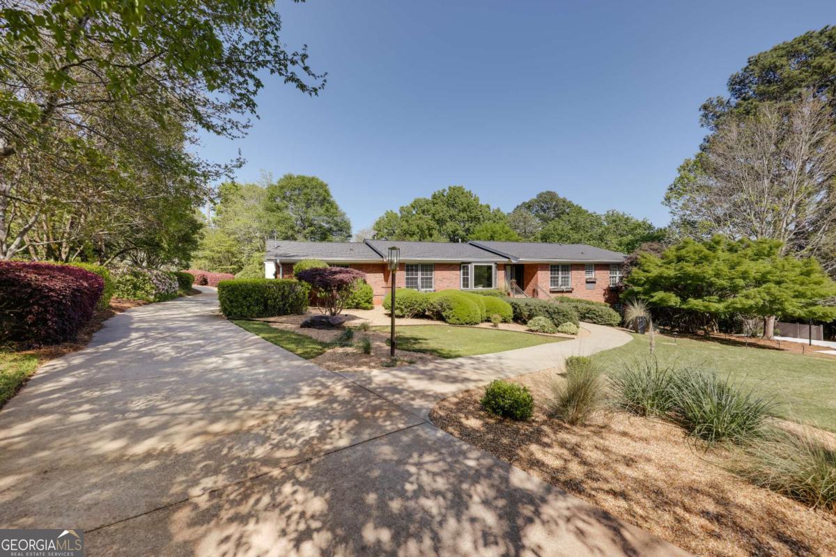 275 Woodward WAY