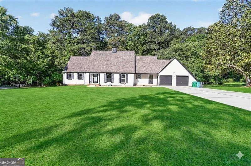2223 Angela Drive SW