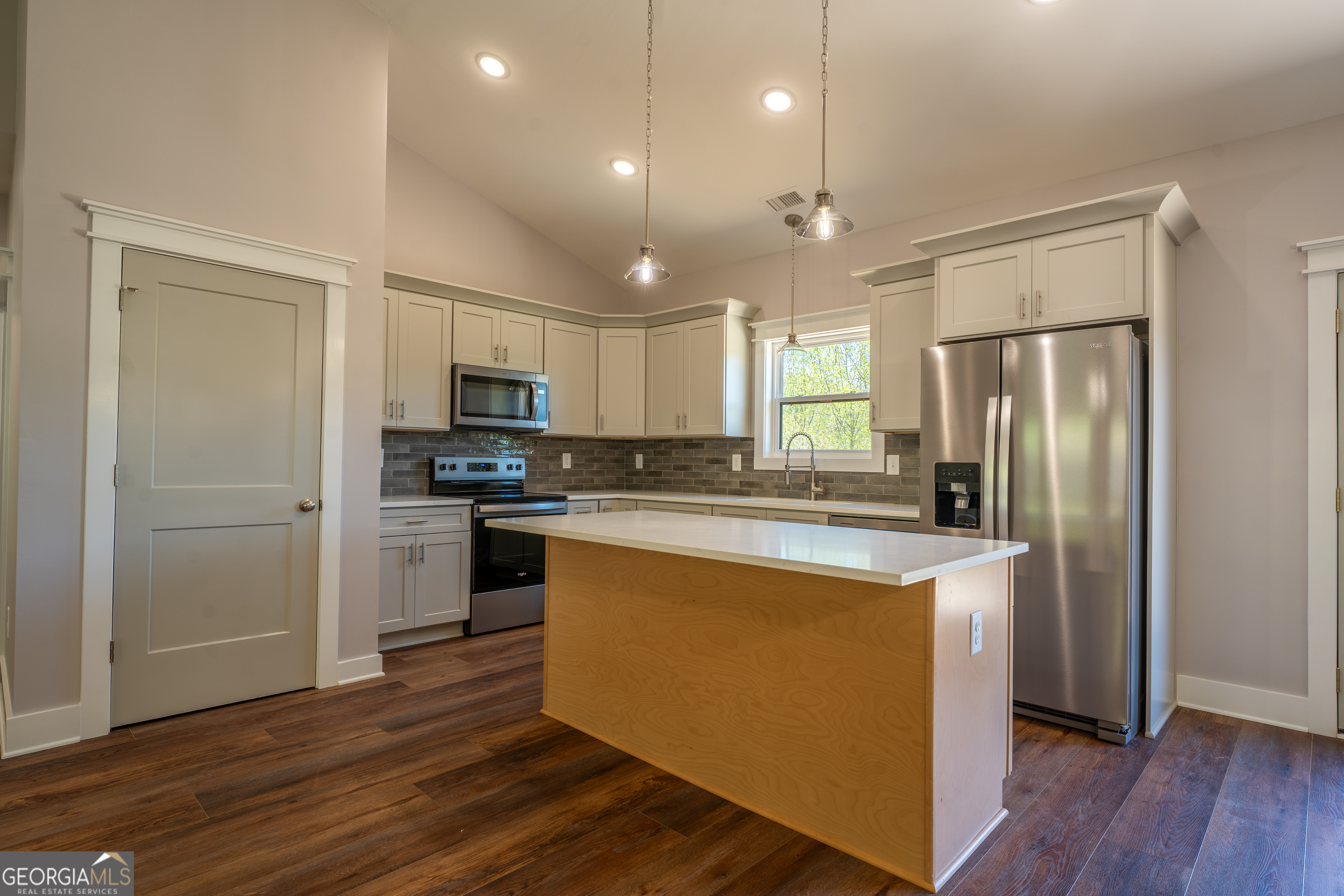 Cleveland, Georgia 30528, United States, 3 Bedrooms Bedrooms, ,2 BathroomsBathrooms,Residential,Active,88611