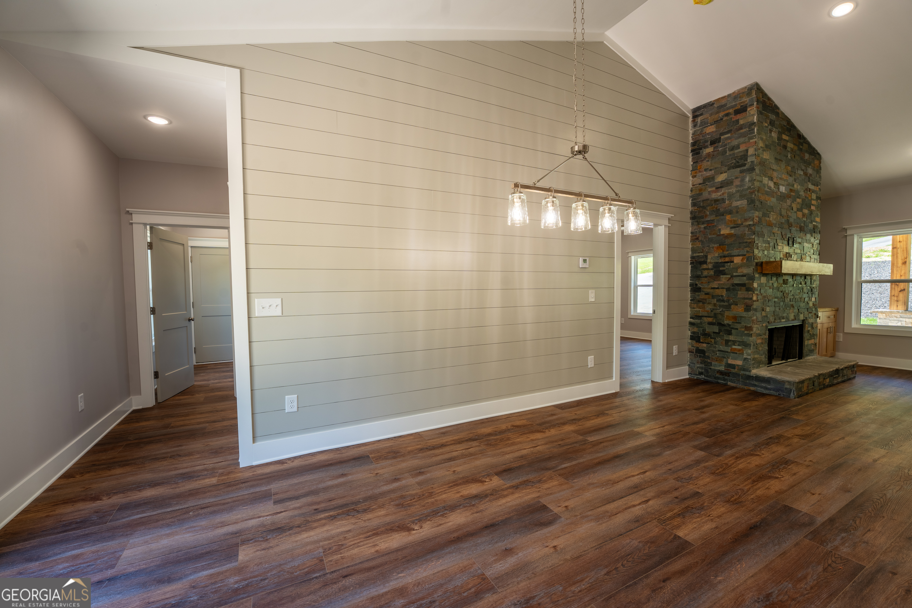 Cleveland, Georgia 30528, United States, 3 Bedrooms Bedrooms, ,2 BathroomsBathrooms,Residential,Active,88611