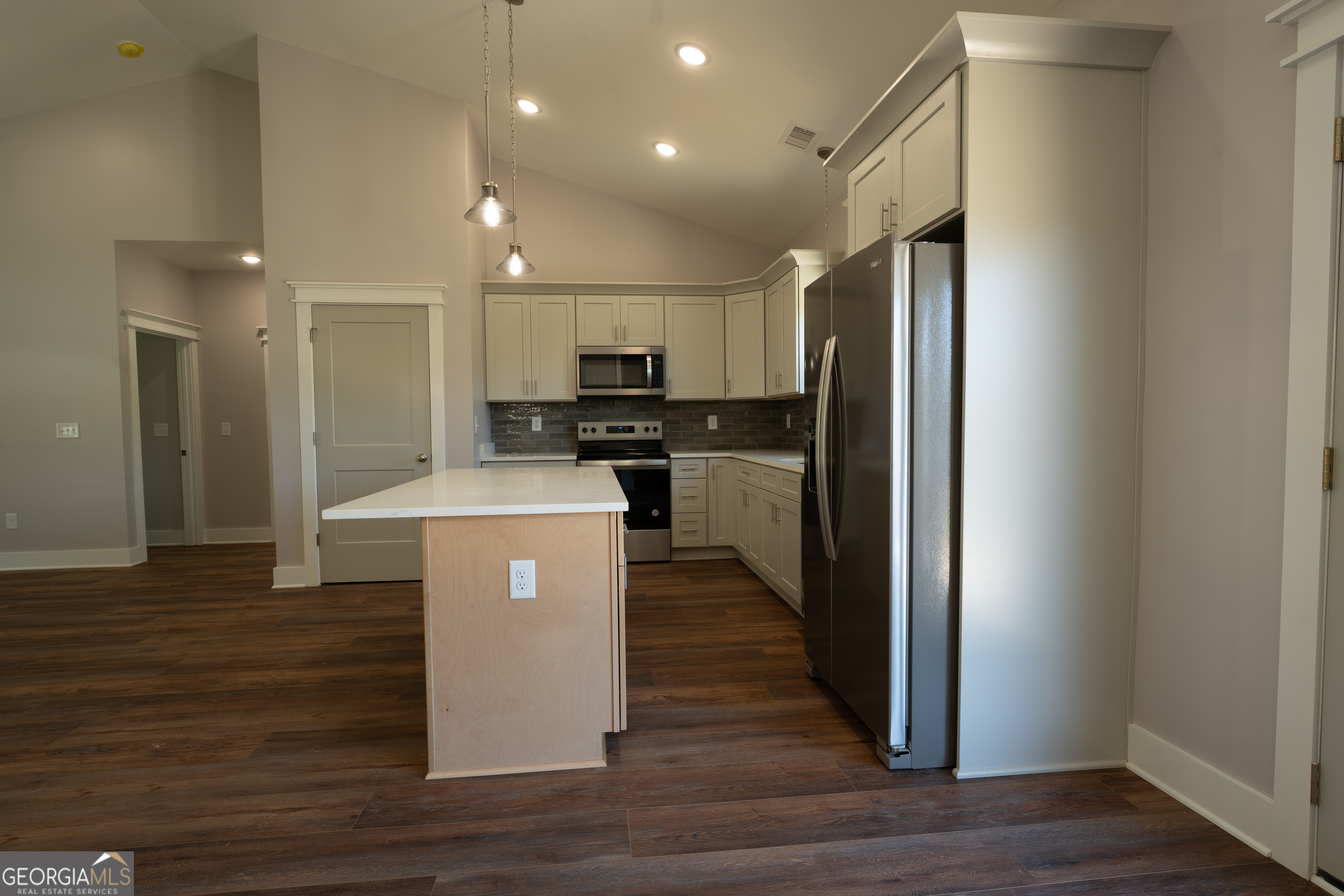 Cleveland, Georgia 30528, United States, 3 Bedrooms Bedrooms, ,2 BathroomsBathrooms,Residential,Active,88611