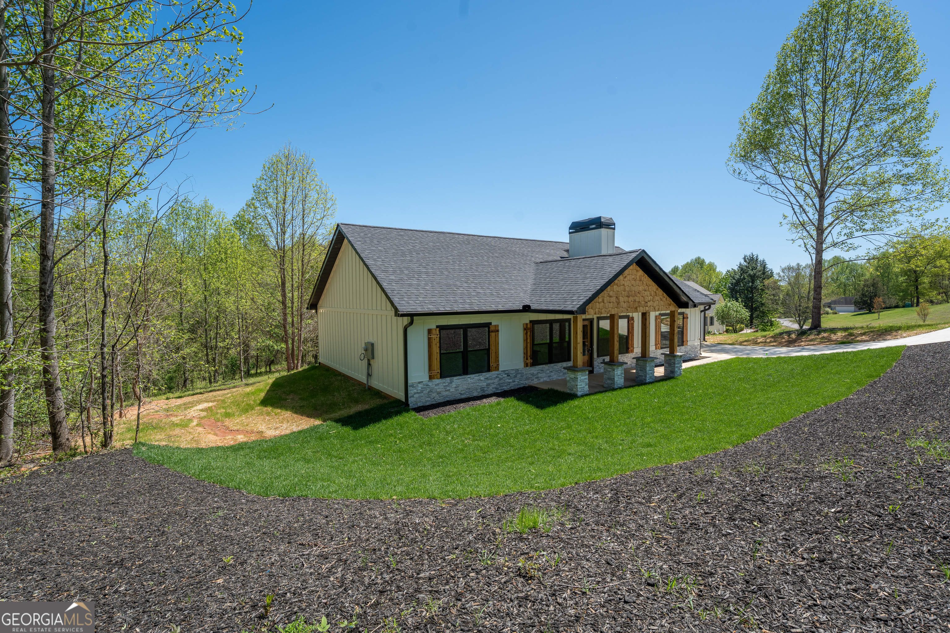 Cleveland, Georgia 30528, United States, 3 Bedrooms Bedrooms, ,2 BathroomsBathrooms,Residential,Active,88611