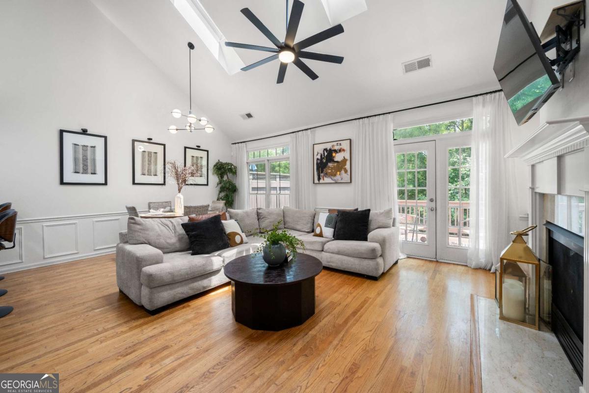 6403 Queens Court TRCE