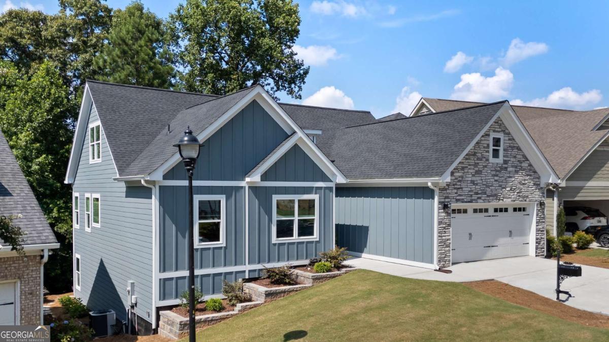 220 Meredith Ridge RD