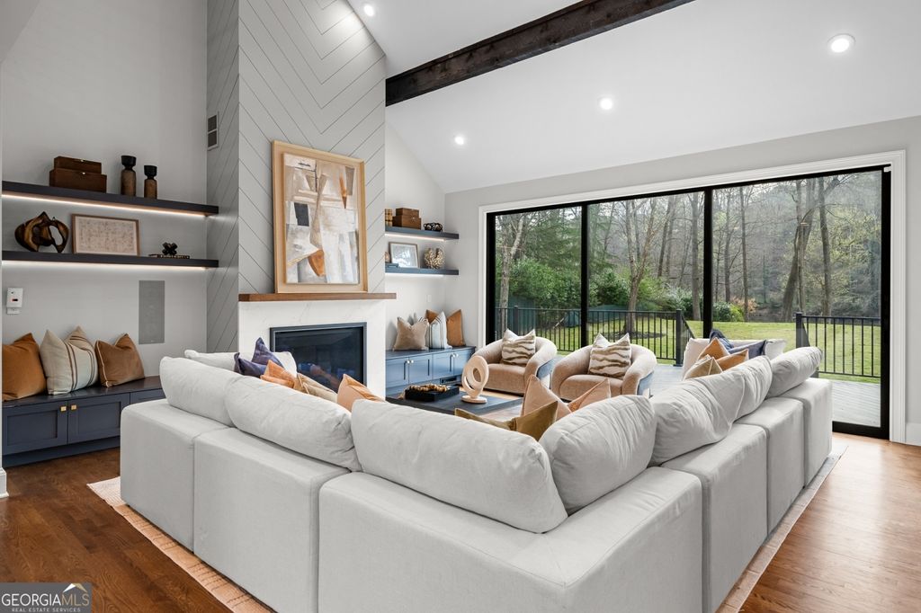 Photo of 4562 Columns Drive SE, Marietta, GA 30067 (MLS # 10717859)