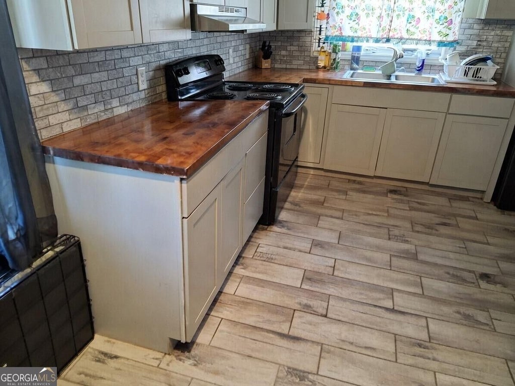 Photo of 184 Josey Avenue, East Dublin, GA 31027 (MLS # 10846467)