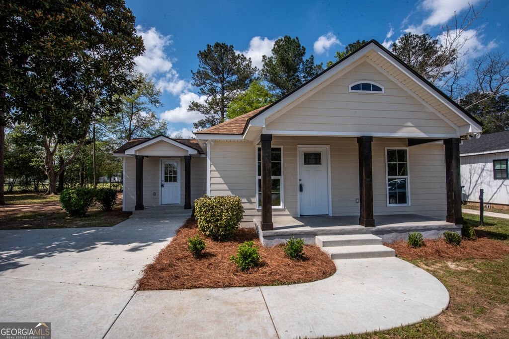 Photo of 403 Spruce Street, Fort Valley, GA 31030 (MLS # 10720309)