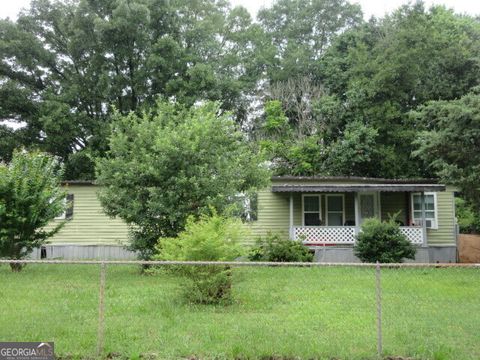 Photo of 4 Skyland Drive W, Locust Grove, GA 30248 (MLS # 10545718)