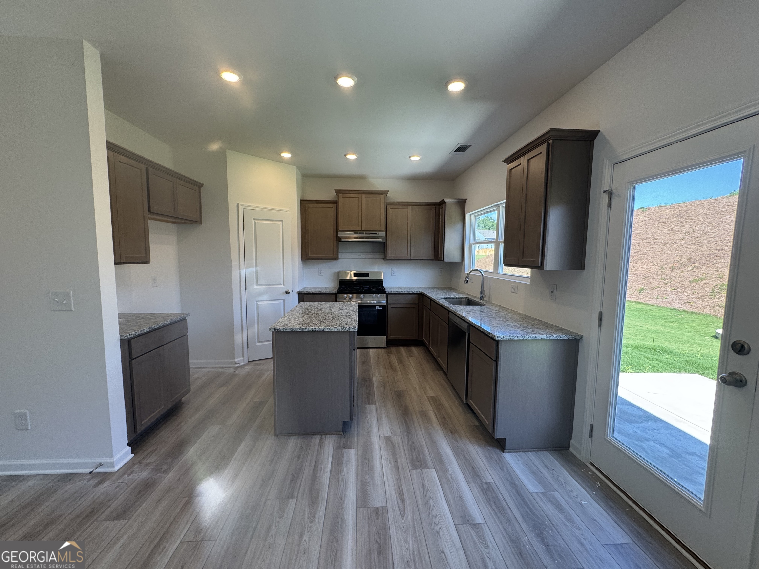 205 Bloomfield CIR
