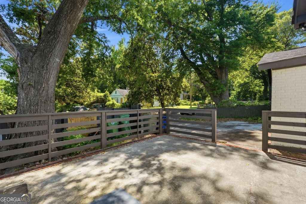 Photo of 166 Burbank Drive NW, Atlanta, GA 30314 (MLS # 10767936)