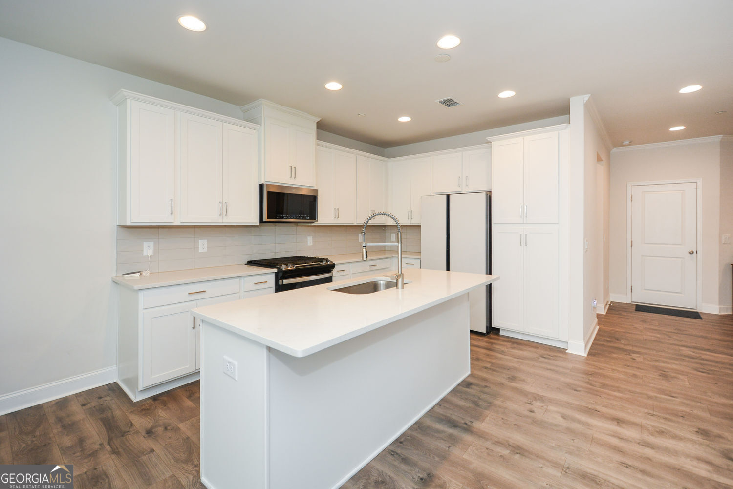 ADDISON POINT - Residential