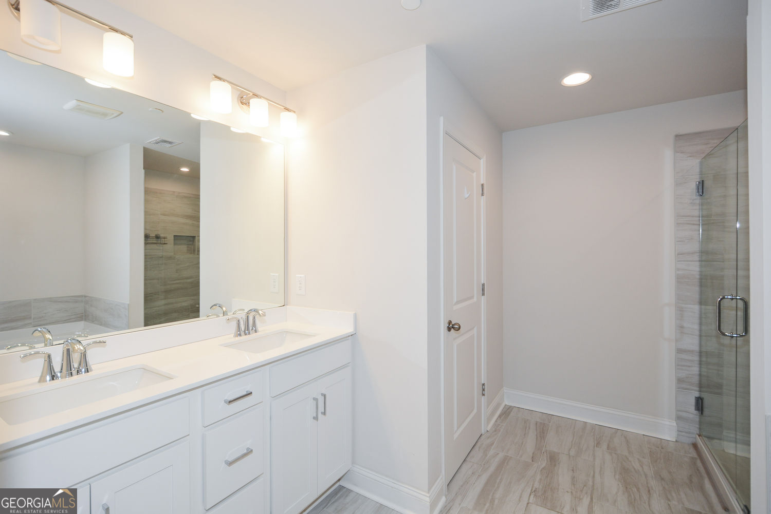 ADDISON POINT - Residential