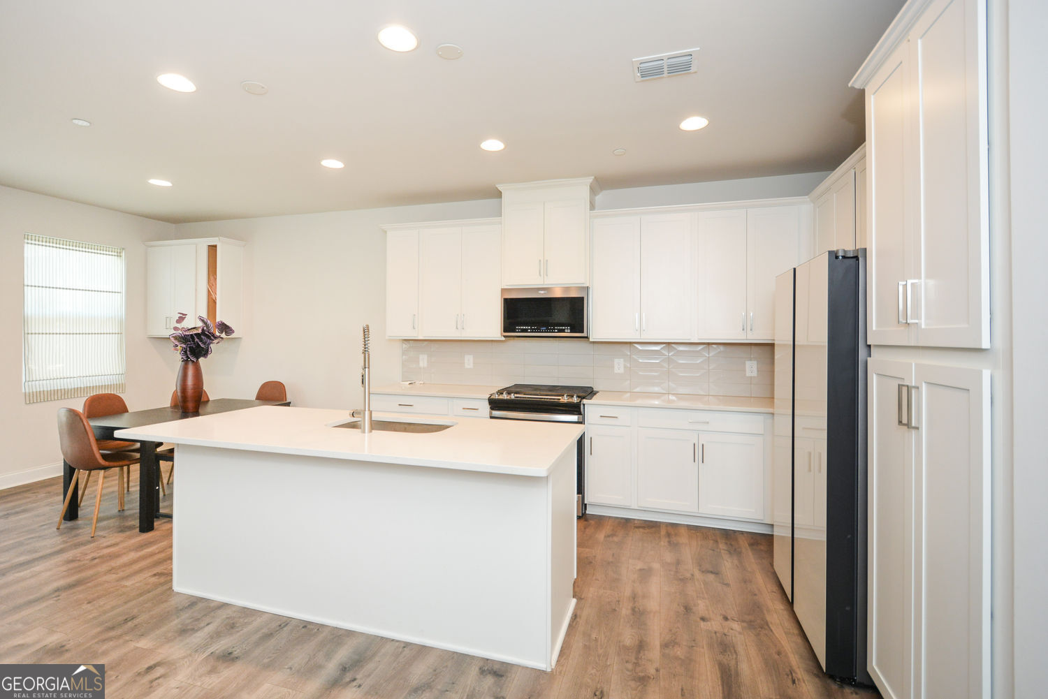 ADDISON POINT - Residential