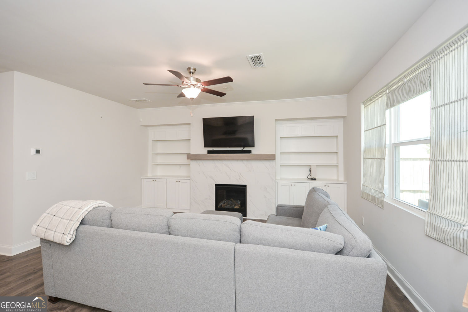 ADDISON POINT - Residential