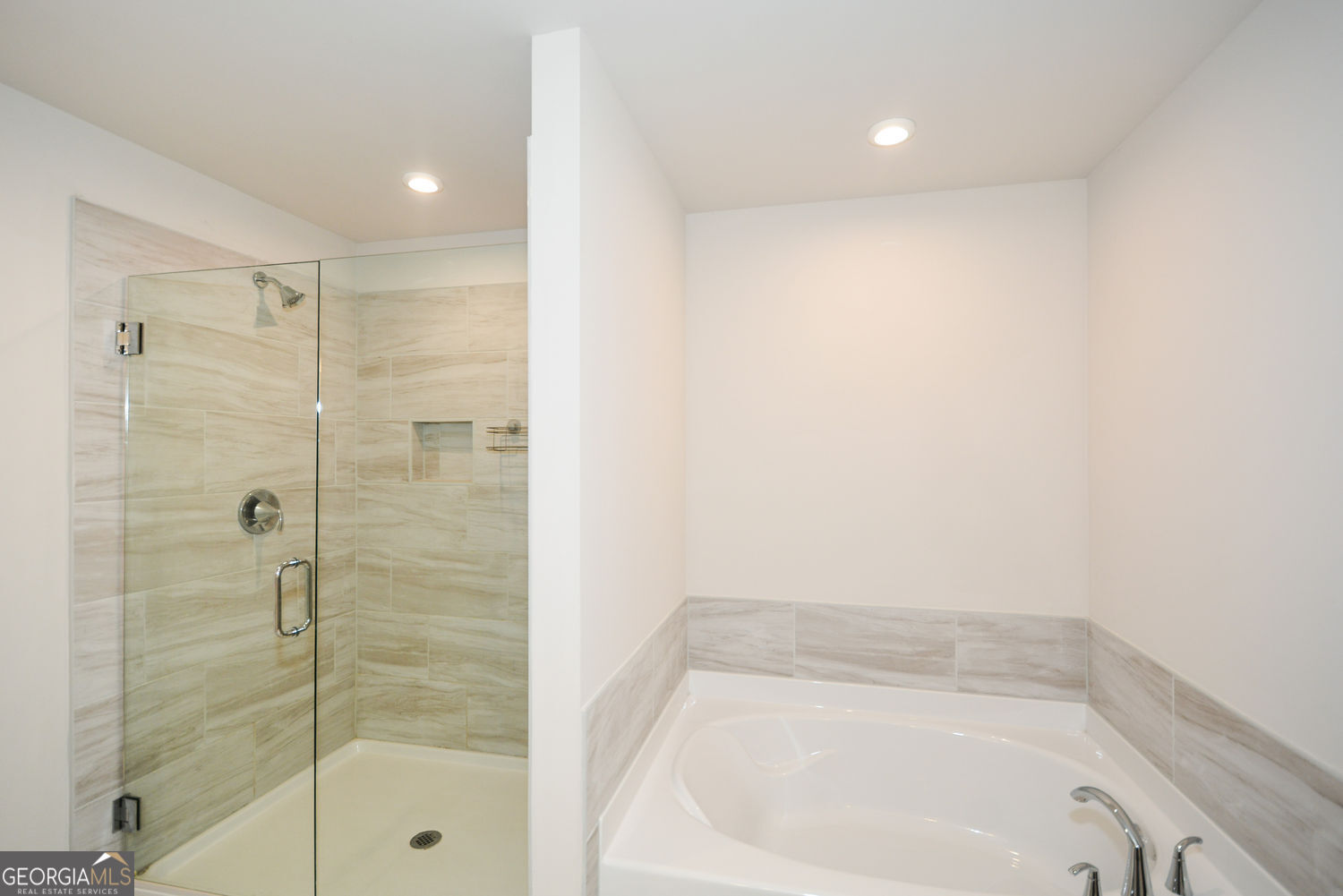 ADDISON POINT - Residential