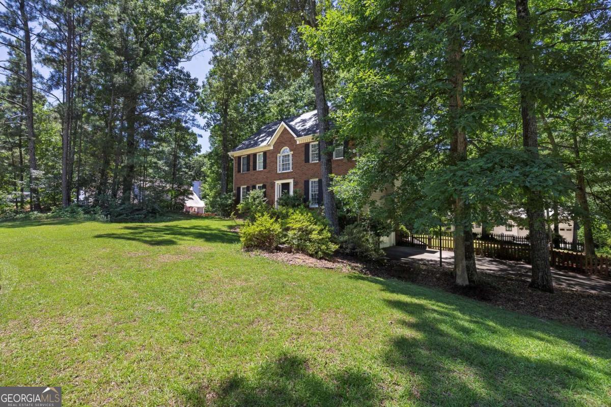 2161 Westbury CT SW