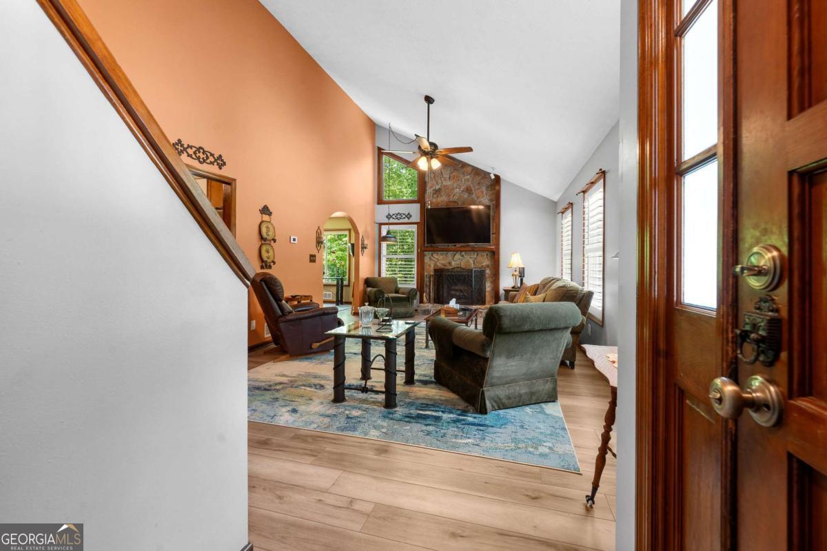 2974 Caldwell CIR