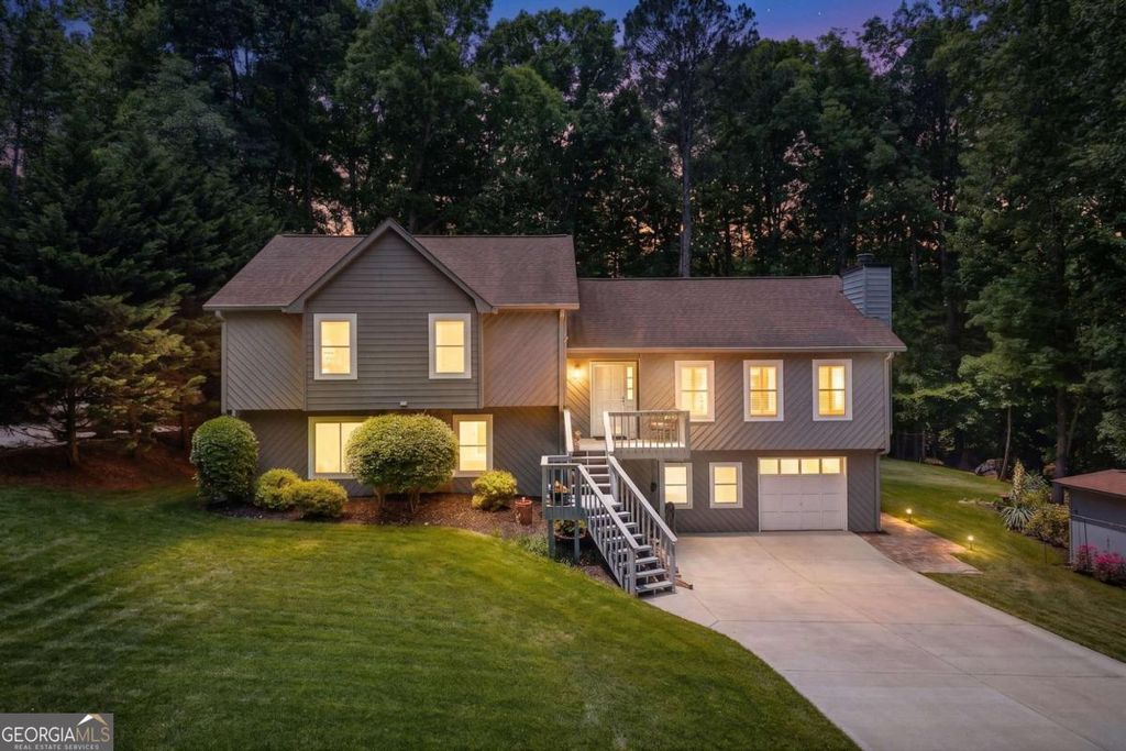 Photo of 2974 Caldwell Circle, Suwanee, GA 30024 (MLS # 10760355)